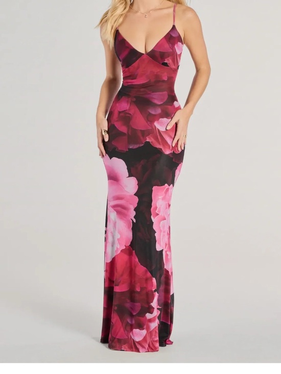 Windsor Dresses & Skirts - Windsor Magenta and Pink Floral V-Neck Maxi Dress